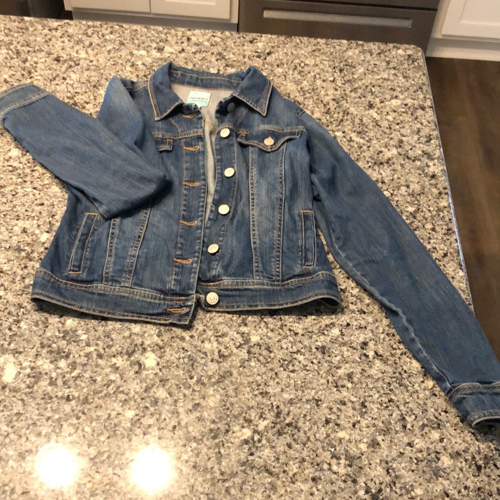 Old navy jean jacket ! No rips, stains or tears